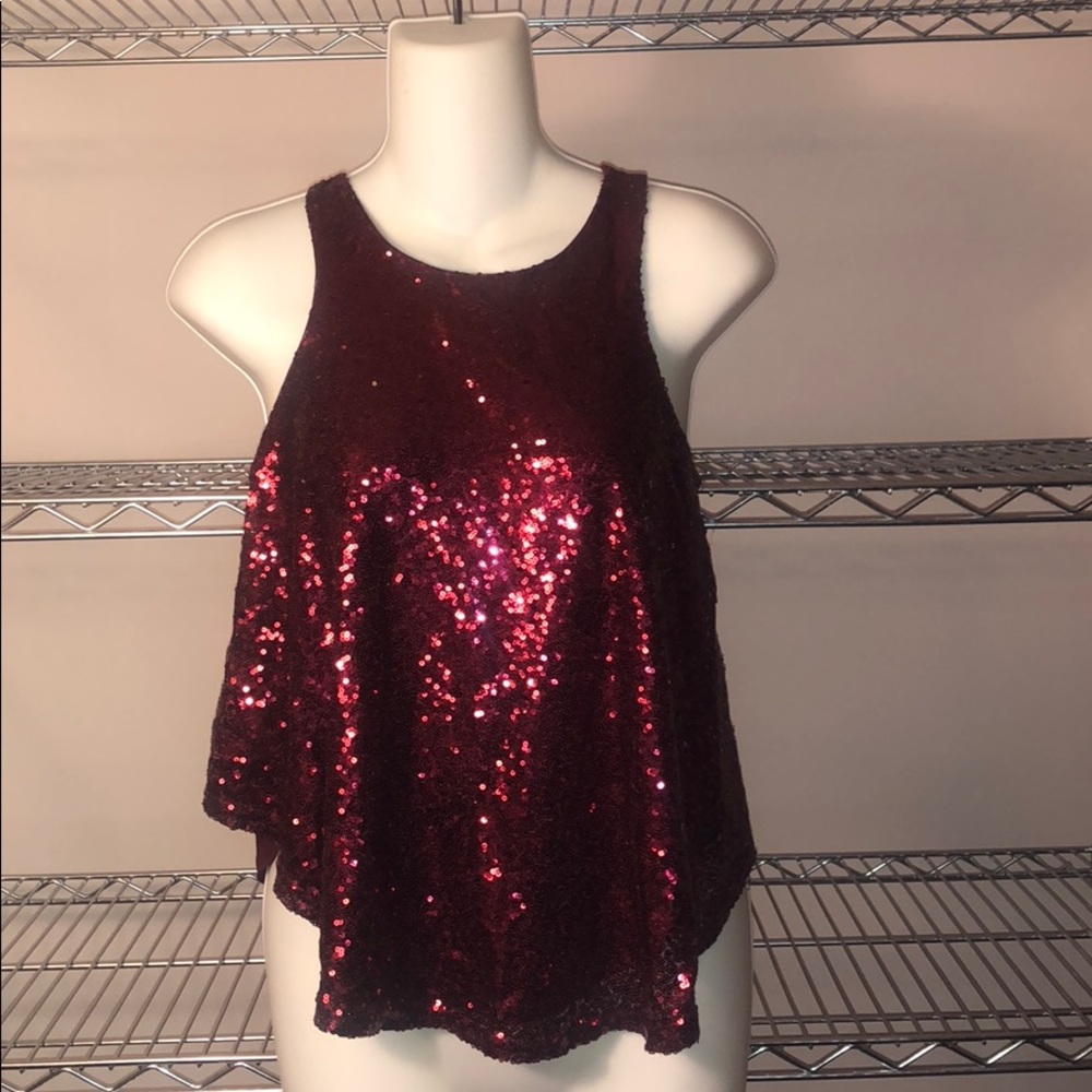 Rue 21 sleeveless red sequin top size medium ❤️